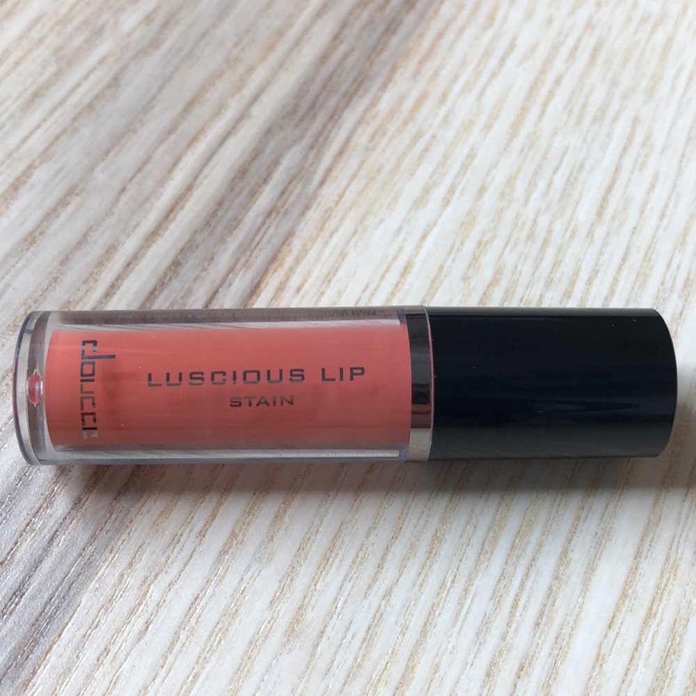 NEW Doucce Lip Stain